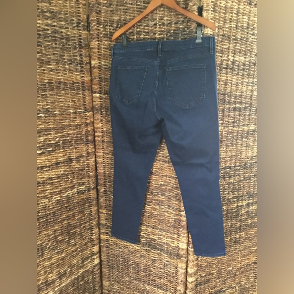 GAP - Picture 3 of 16